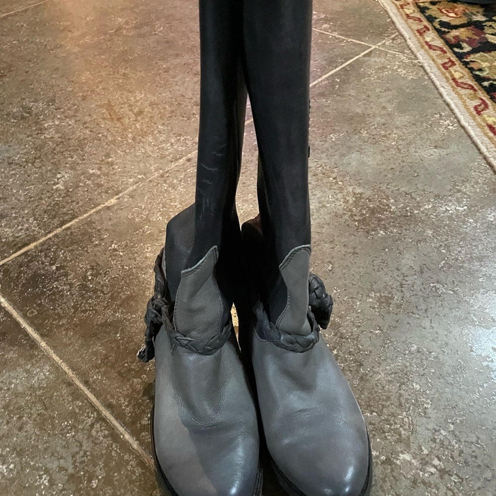 Corral two tone boots with braided leather straps. Size 10m.
